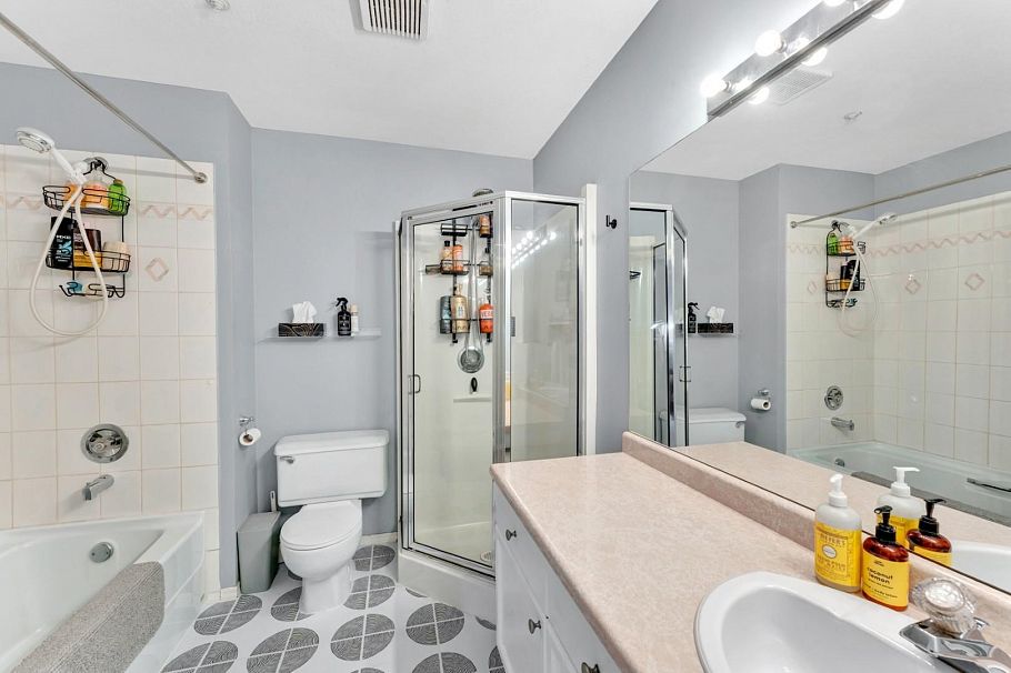 306 3400 SE Marinr Drive Vancouver, BC - 21