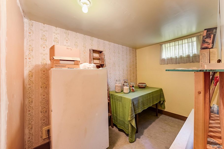 96 W 16th Avenue Vancouver, BC - 31