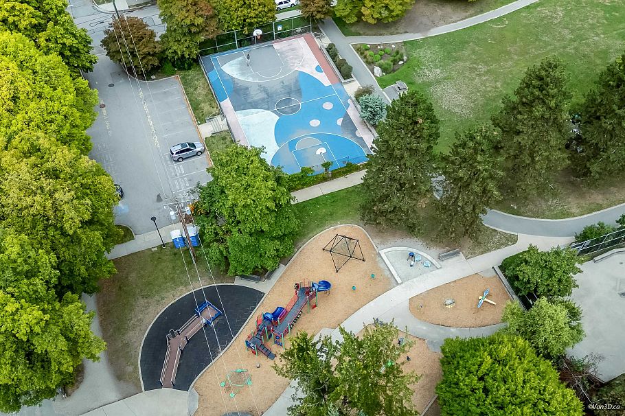 96 W 16th Avenue Vancouver, BC - 7