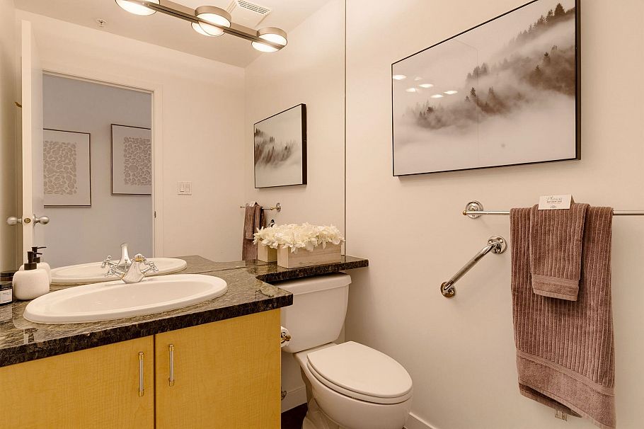 702 1099 Marinaside Crescent Vancouver, BC - 21