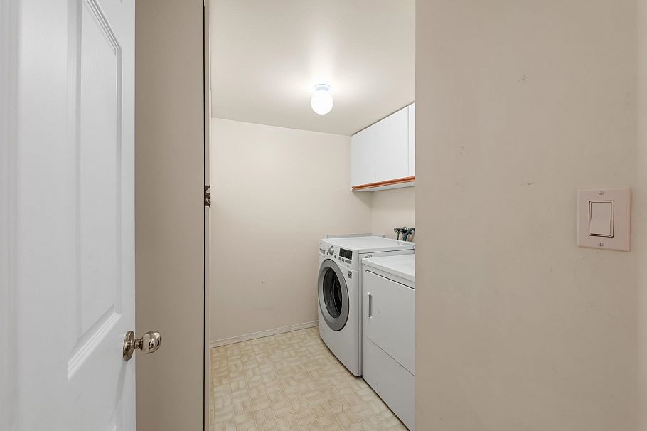 303 3373 Capilano Crescent North Vancouver, BC - 23