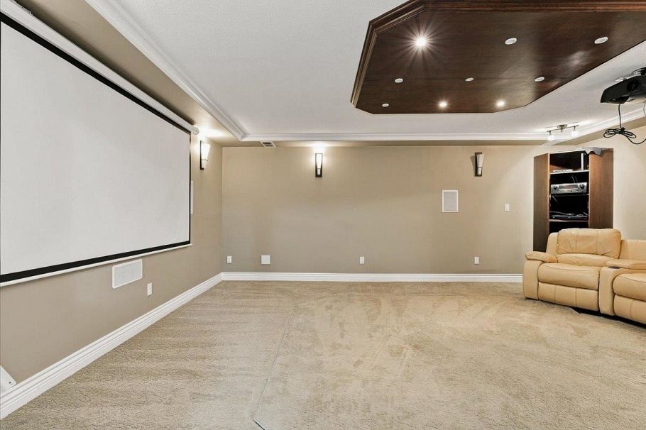 1417 Woods Drive North Vancouver, BC - 32