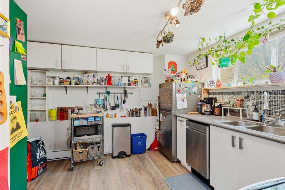 2607 E 5th Avenue Vancouver, BC - 31