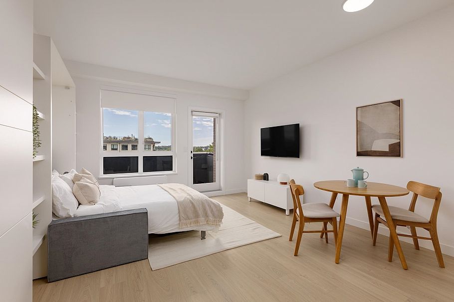 420 2450 Garden Drive Vancouver, BC - 3