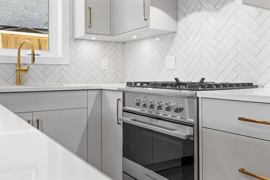 1 2528 Turner Street Vancouver, BC - 16
