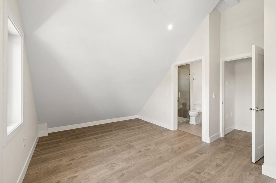 1 2528 Turner Street Vancouver, BC - 31