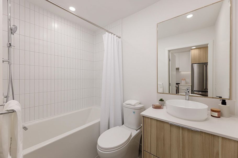 420 2450 Garden Drive Vancouver, BC - 7