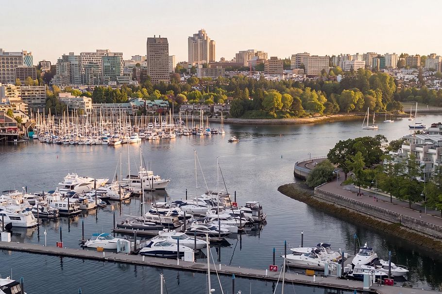 702 1099 Marinaside Crescent Vancouver, BC - 23