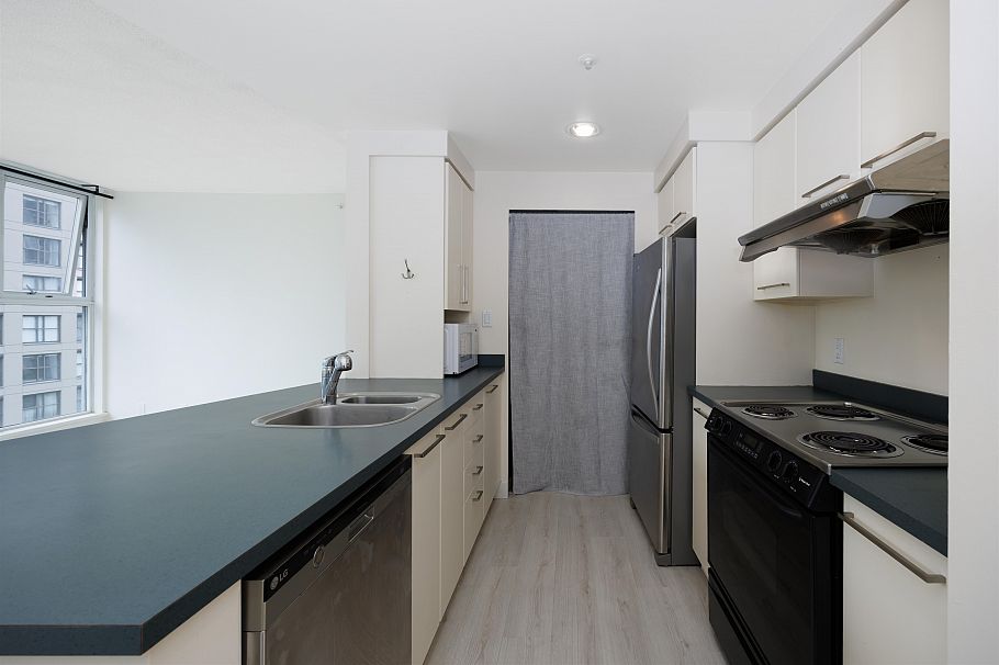 902 1008 Cambie Street Vancouver, BC - 7