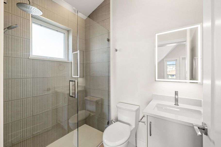 1 2528 Turner Street Vancouver, BC - 32