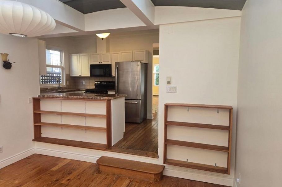 408 E 2nd Street North Vancouver, BC - 15