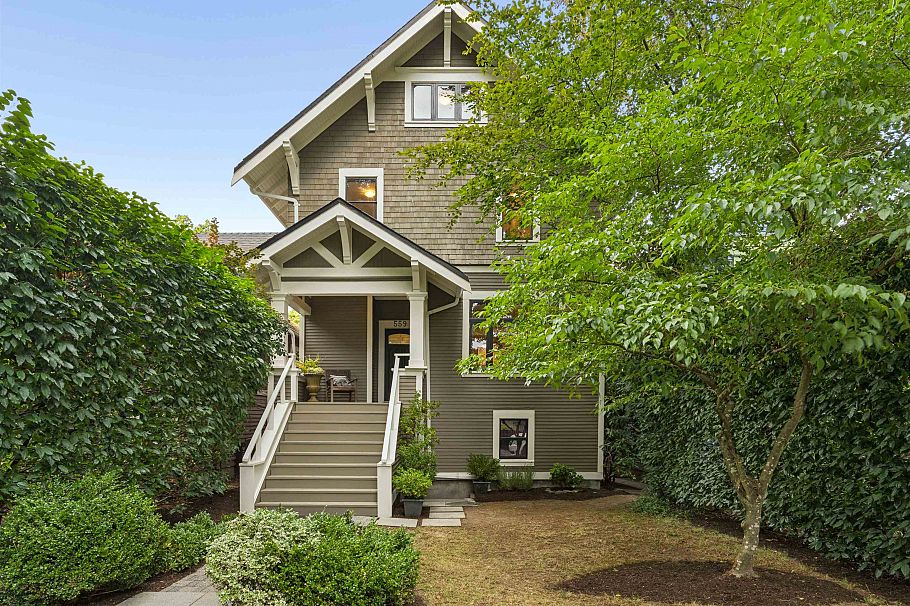 559 W 18th Avenue Vancouver, BC - 1
