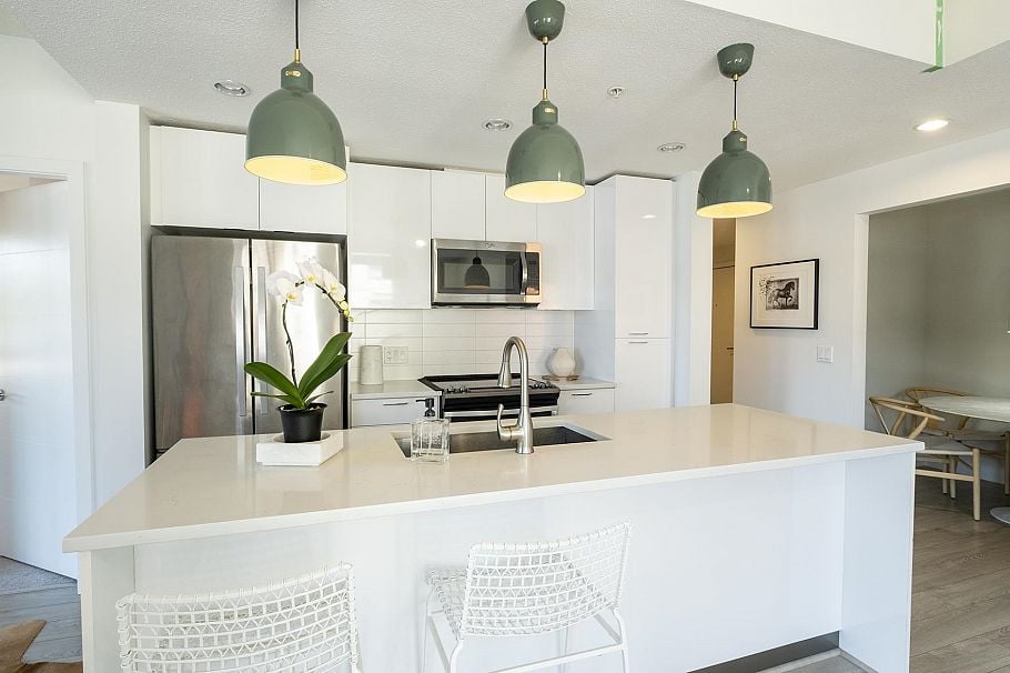 409 719 W 3rd Street North Vancouver, BC - 2