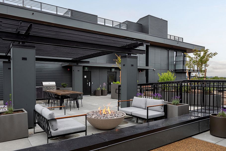 420 2450 Garden Drive Vancouver, BC - 10