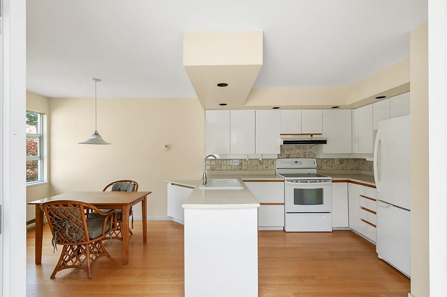 303 3373 Capilano Crescent North Vancouver, BC - 14