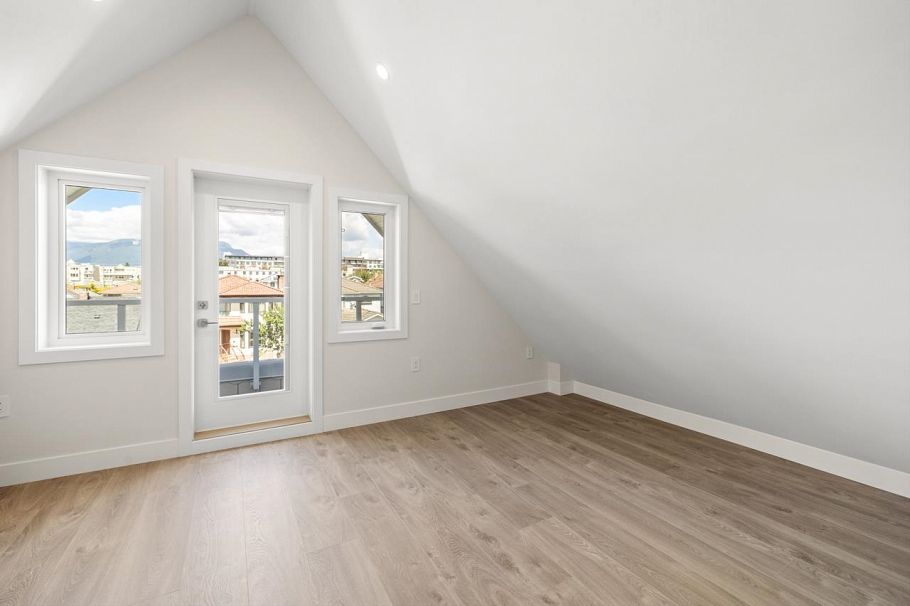 1 2528 Turner Street Vancouver, BC - 29