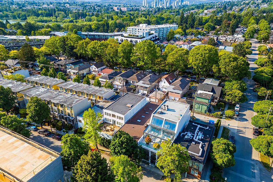 3870 Commercial Street Vancouver, BC - 38
