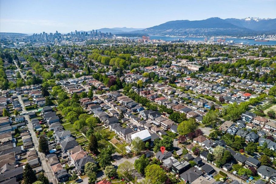 2607 E 5th Avenue Vancouver, BC - 38