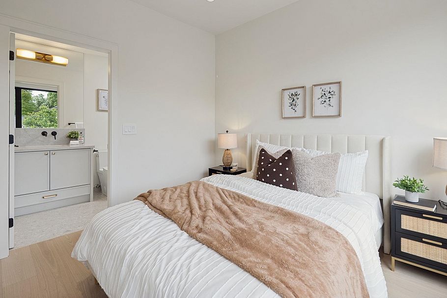 2 3036 W 13th Avenue Vancouver, BC - 24