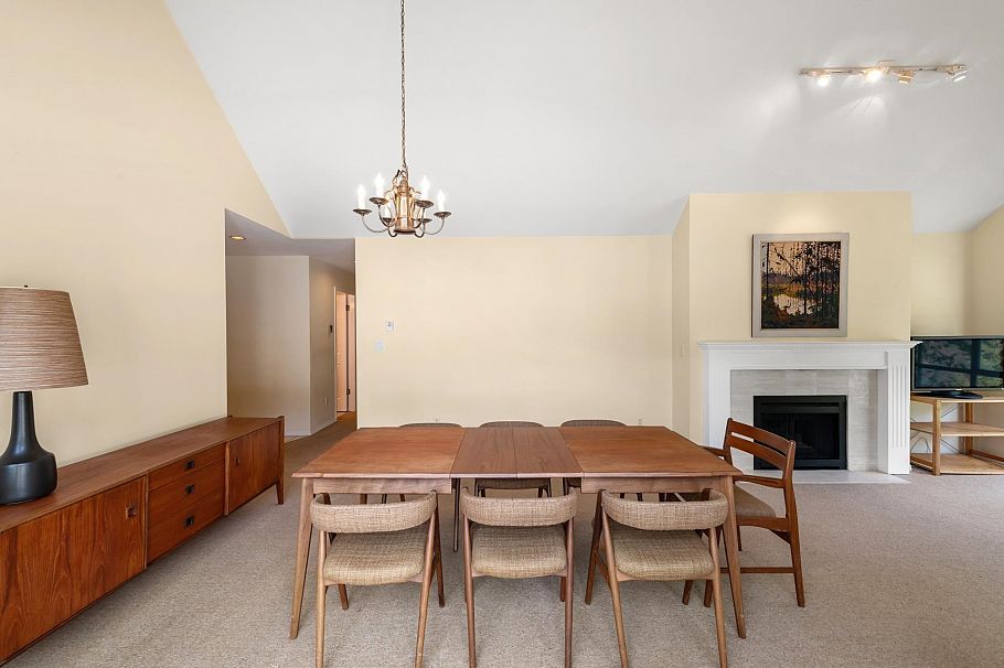 303 3373 Capilano Crescent North Vancouver, BC - 18