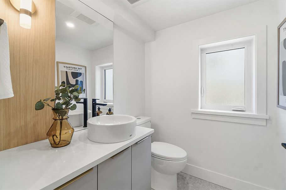 1 550 Kaslo Street Vancouver, BC - 11