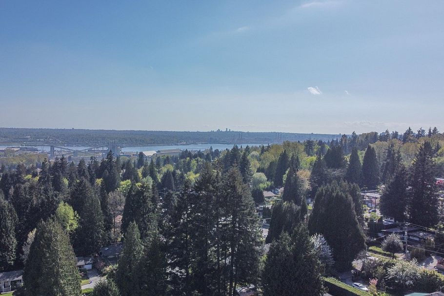 1352 E 16th Street North Vancouver, BC - 27