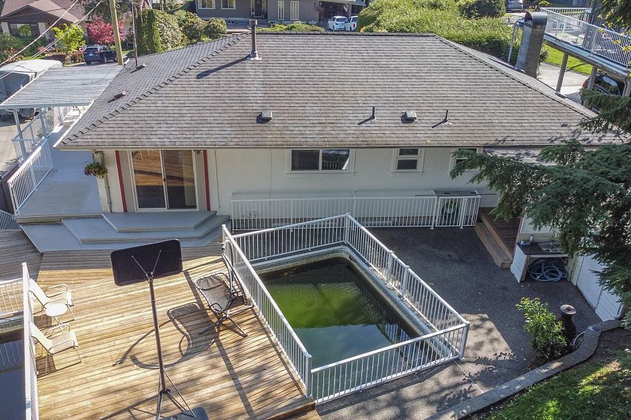 1352 E 16th Street North Vancouver, BC - 20