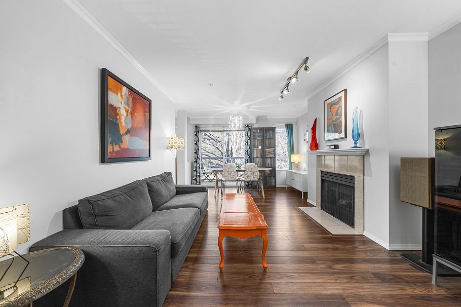 306 3400 SE Marinr Drive Vancouver, BC - 5
