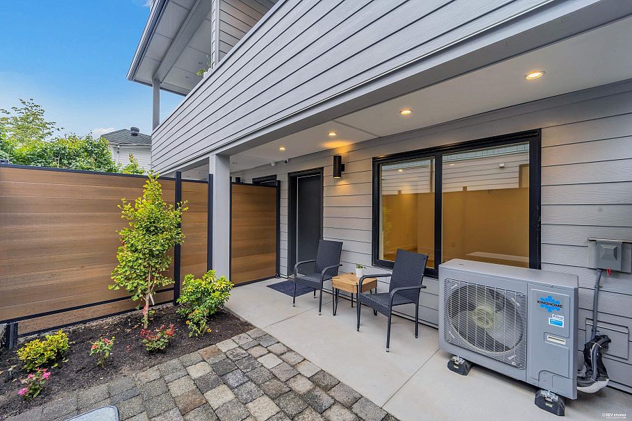 1 3436 Triumph Street Vancouver, BC - 38