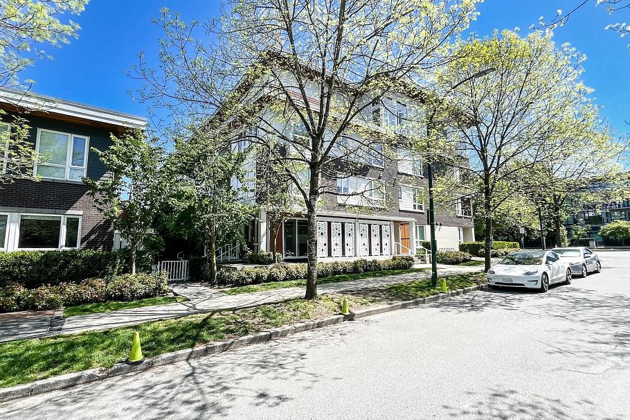 208 4080 Yukon Street Vancouver, BC - 3