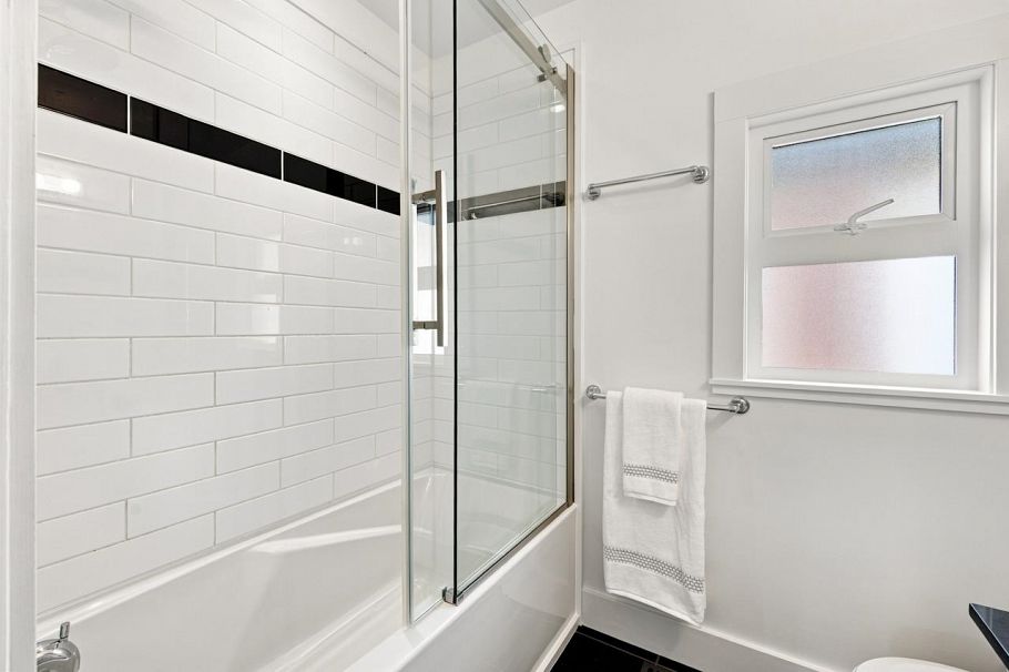 1970 Adanac Street Vancouver, BC - 26