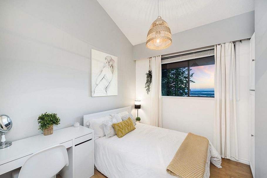 187 Rondoval Crescent North Vancouver, BC - 26
