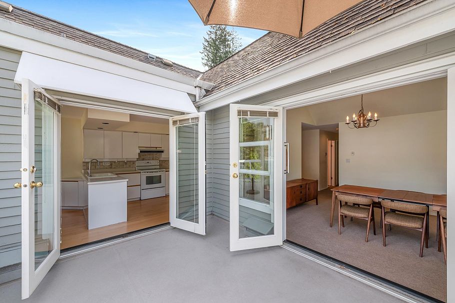 303 3373 Capilano Crescent North Vancouver, BC - 12