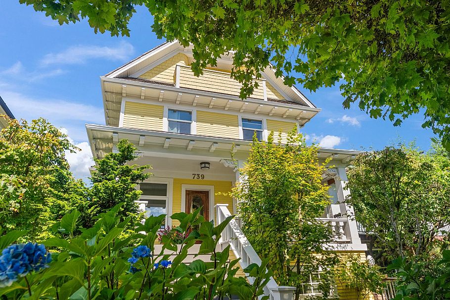 739 E 24th Avenue Vancouver, BC - 1