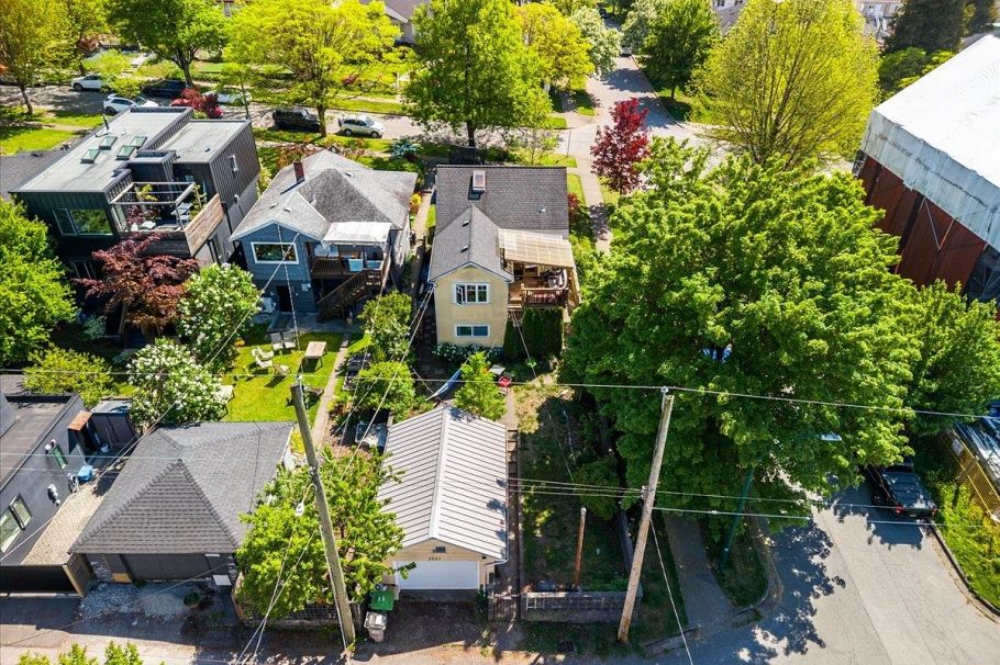 2607 E 5th Avenue Vancouver, BC - 37