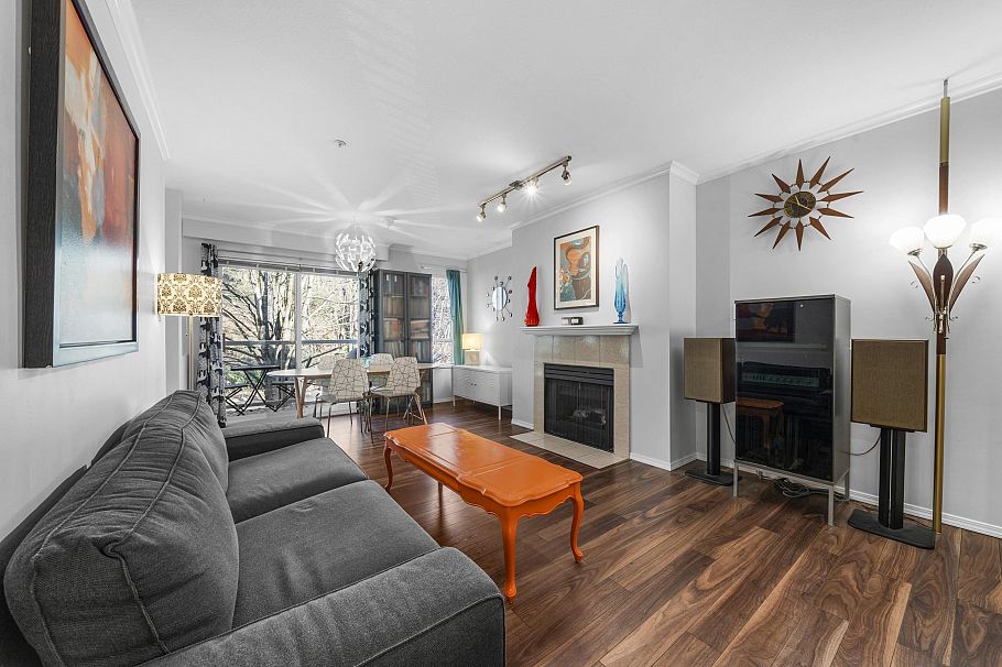 306 3400 SE Marinr Drive Vancouver, BC - 4