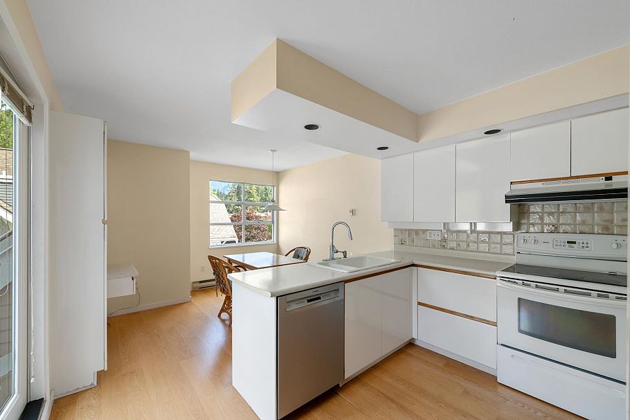 303 3373 Capilano Crescent North Vancouver, BC - 13