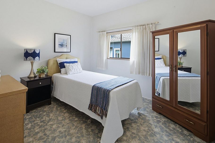 2546 Napier Street Vancouver, BC - 12