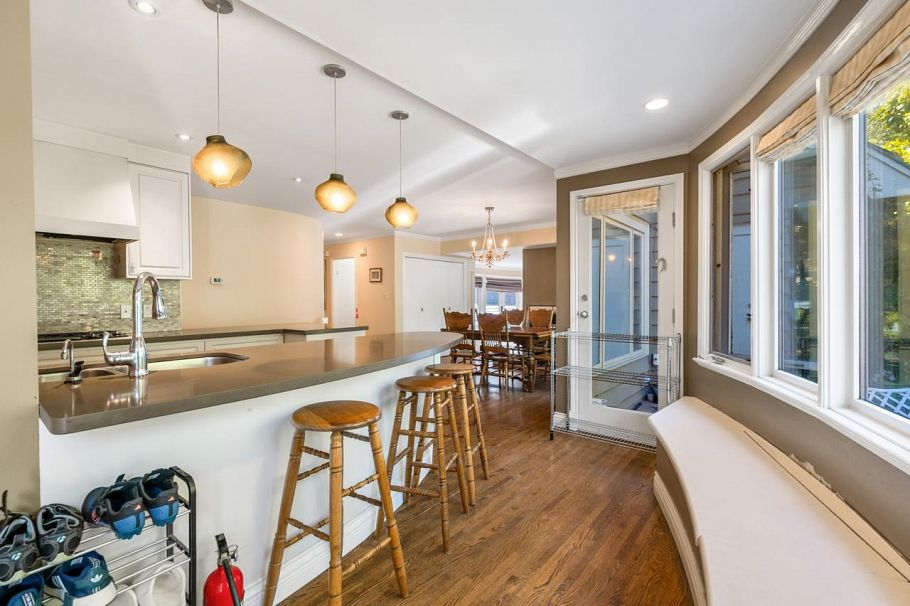 1545 W 49th Avenue Vancouver, BC - 8