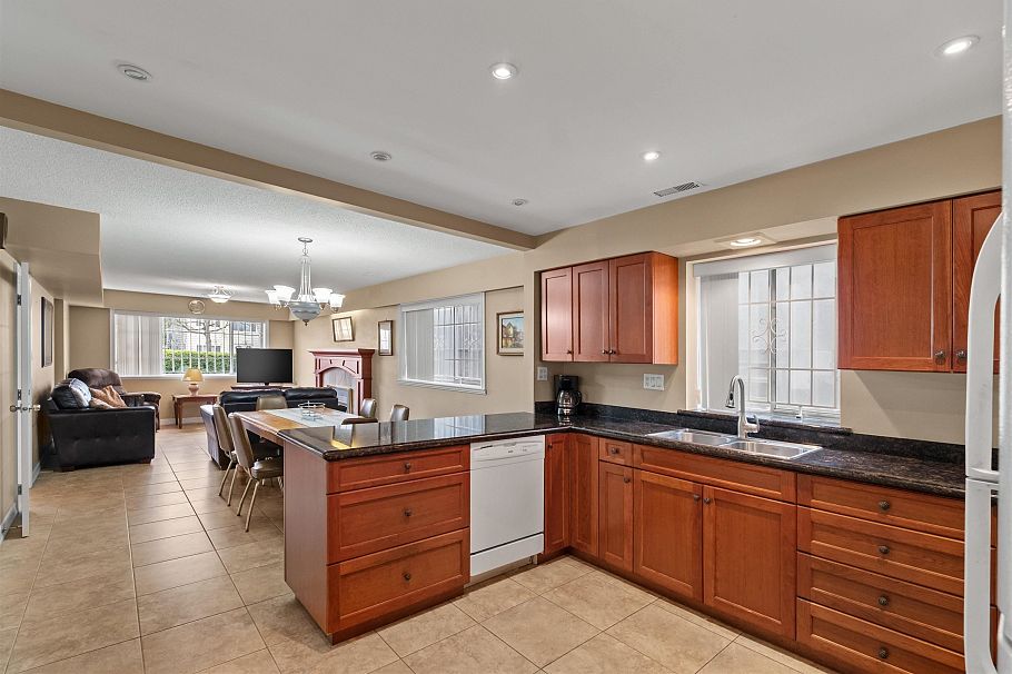 2663 Dundas Street Vancouver, BC - 9