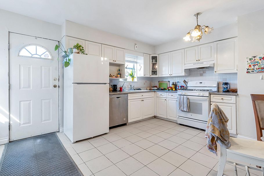 5755 Dumfries Street Vancouver, BC - 8