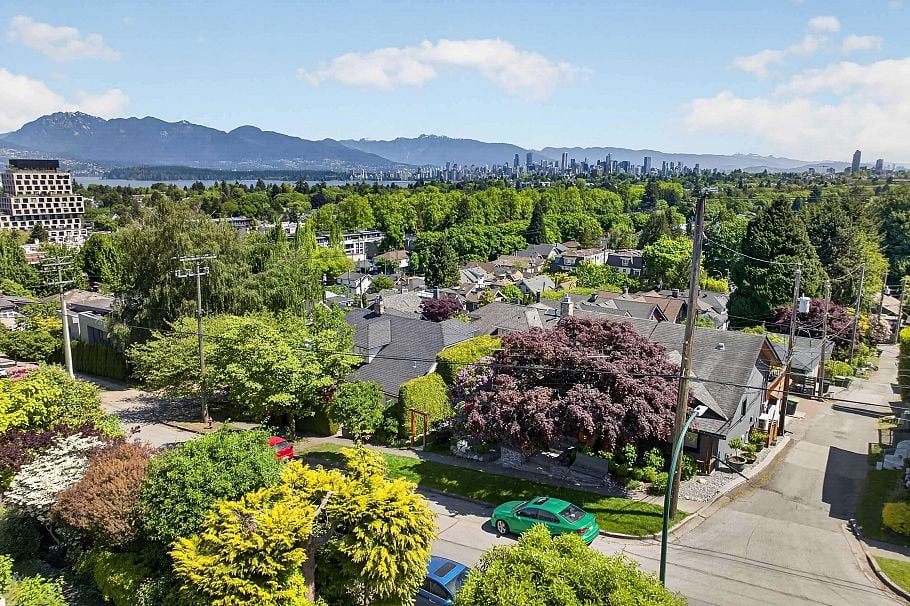 2849 Highbury Street Vancouver, BC - 3