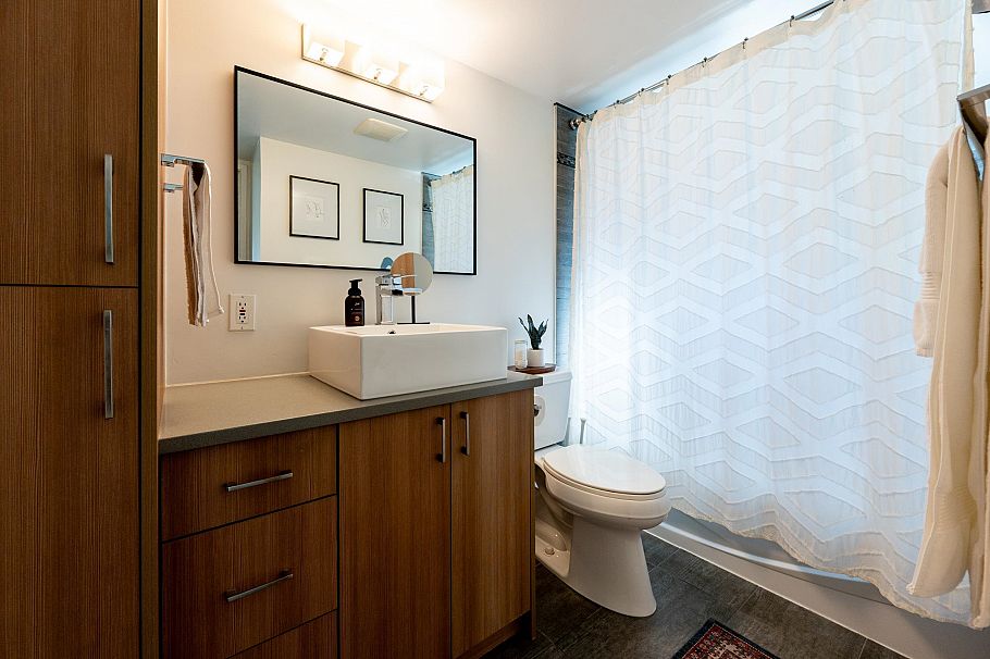 209 643 W 7th Avenue Vancouver, BC - 4