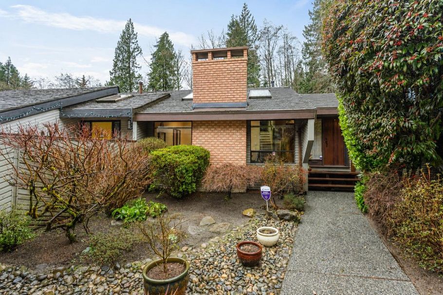 5639 White Pine Lane North Vancouver, BC - 1