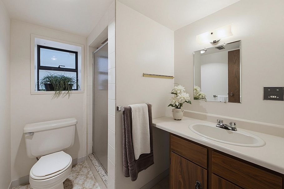 2546 Napier Street Vancouver, BC - 19