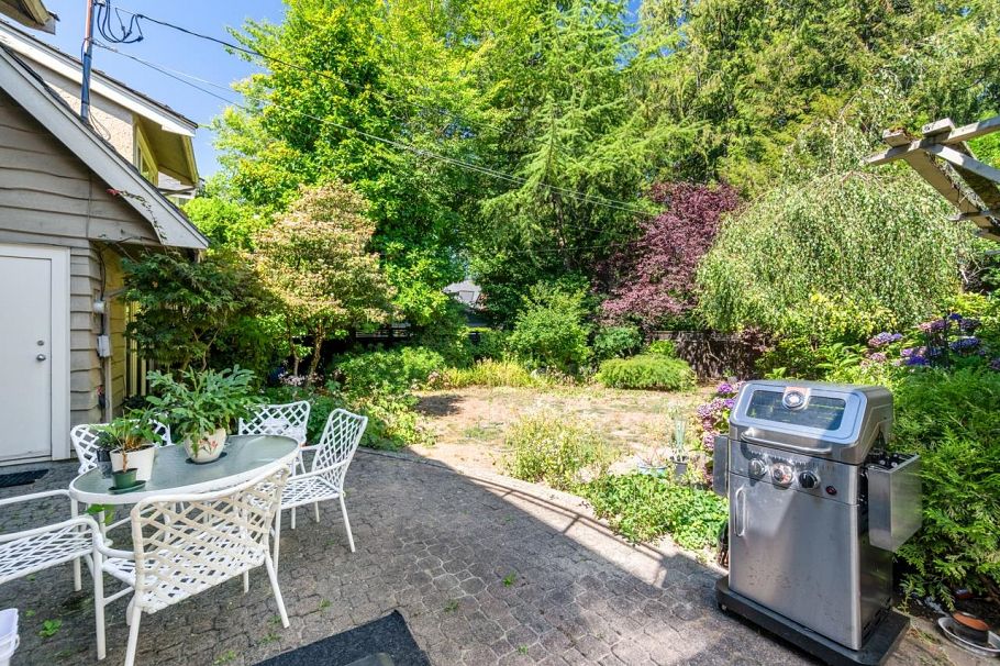 1545 W 49th Avenue Vancouver, BC - 29