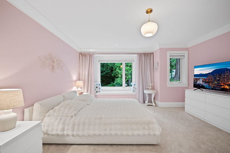 433 E Queens Road North Vancouver, BC - 19