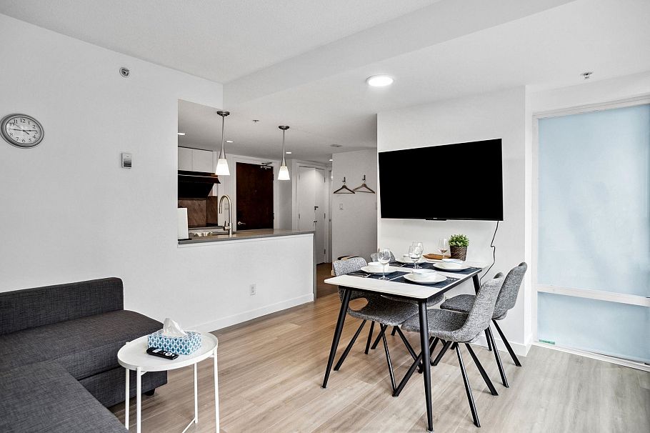 605 618 Abbott Street Vancouver, BC - 4