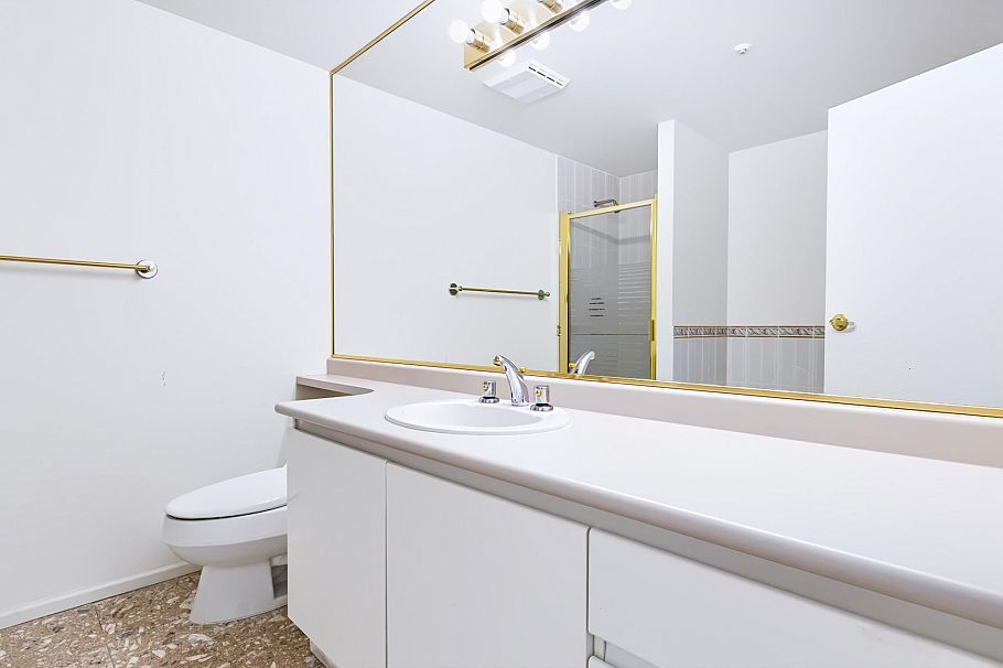 PH1 2438 Heather Street Vancouver, BC - 16