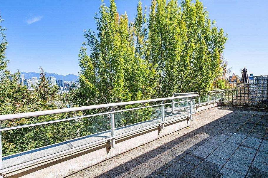 PH1 2438 Heather Street Vancouver, BC - 24